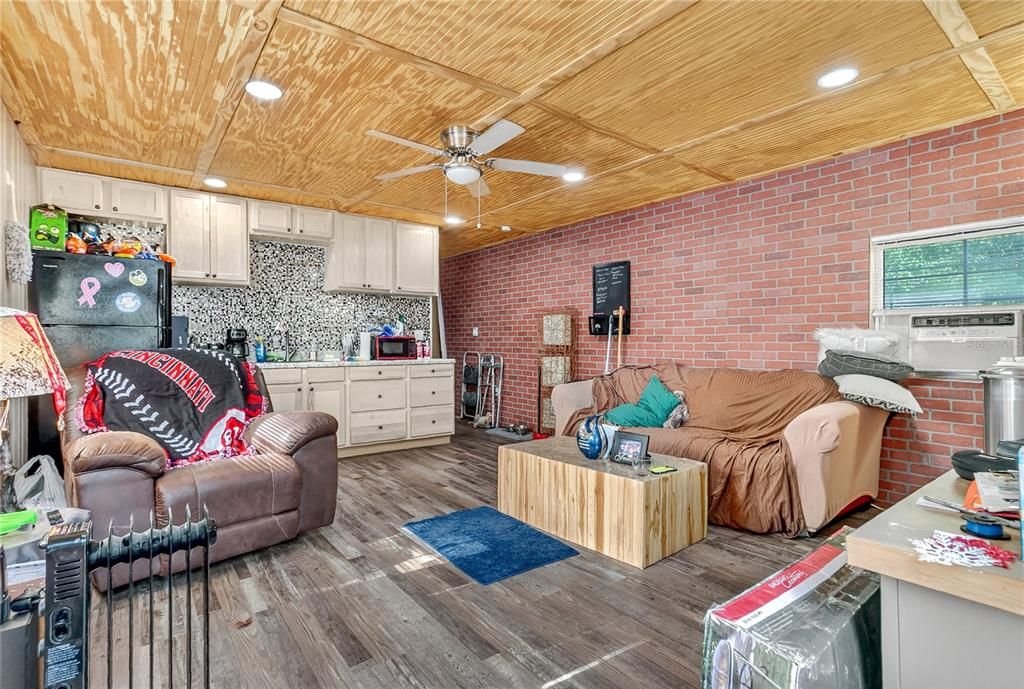 For Sale: $875,000 (4 beds, 3 baths, 2589 Square Feet)