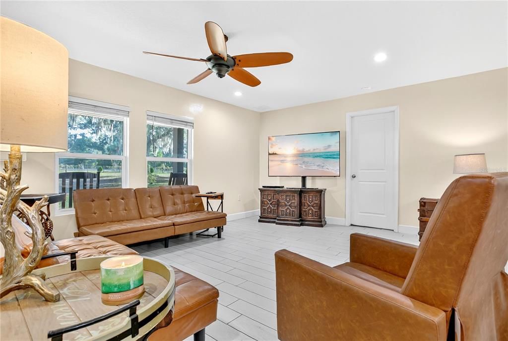 For Sale: $875,000 (4 beds, 3 baths, 2589 Square Feet)