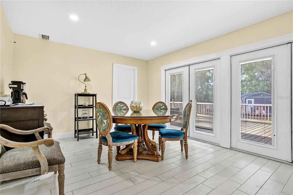 For Sale: $875,000 (4 beds, 3 baths, 2589 Square Feet)