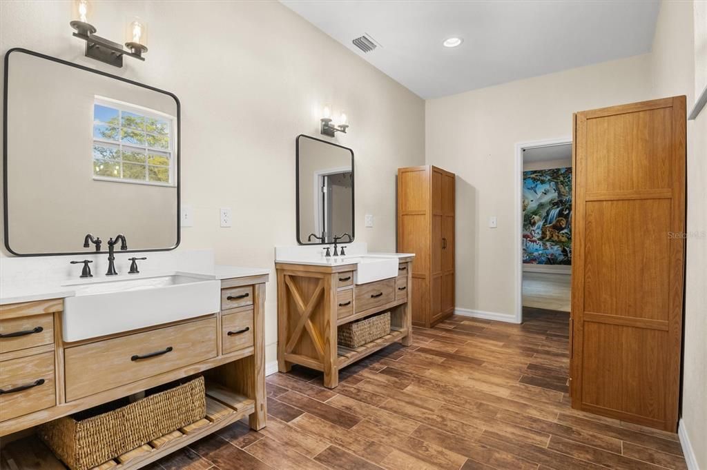 For Sale: $584,500 (3 beds, 4 baths, 1958 Square Feet)