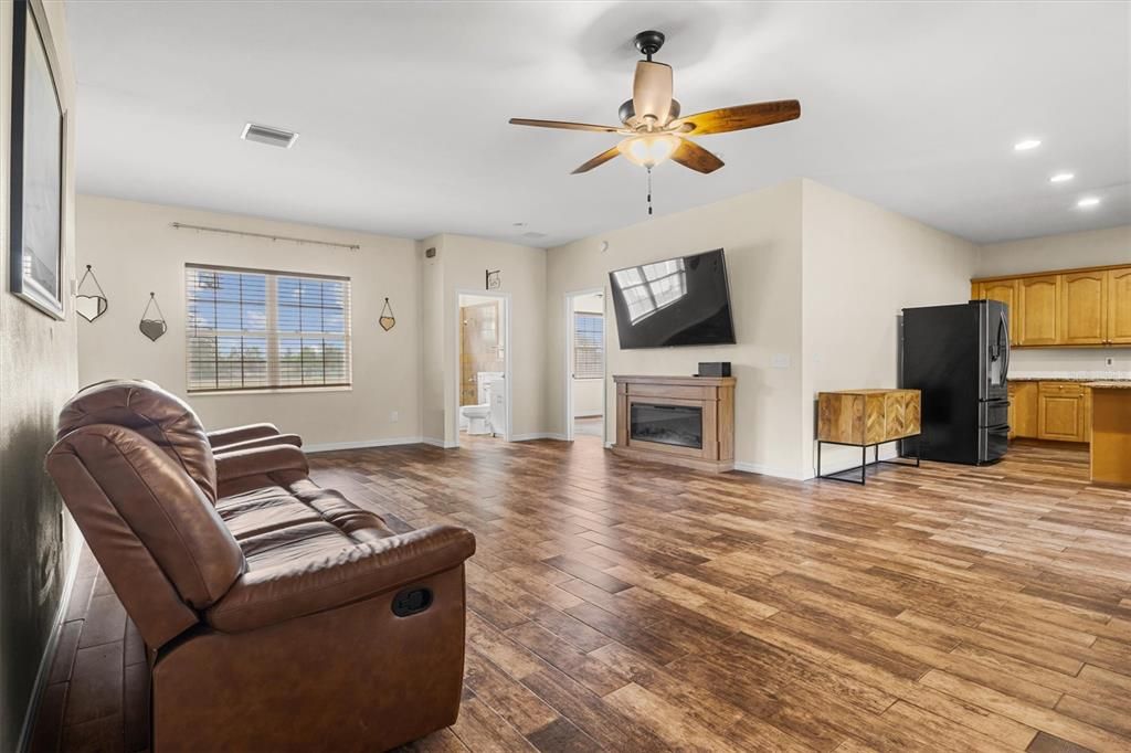 For Sale: $584,500 (3 beds, 4 baths, 1958 Square Feet)