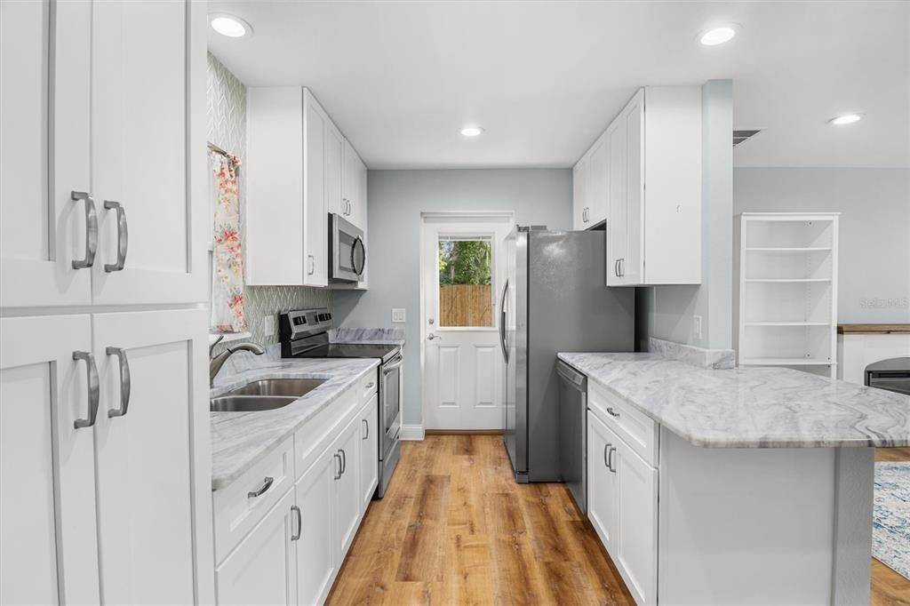 For Sale: $584,500 (3 beds, 4 baths, 1958 Square Feet)