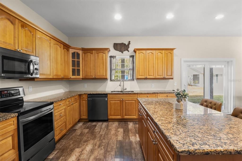 For Sale: $584,500 (3 beds, 4 baths, 1958 Square Feet)