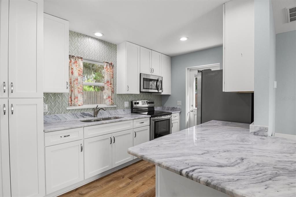 For Sale: $584,500 (3 beds, 4 baths, 1958 Square Feet)