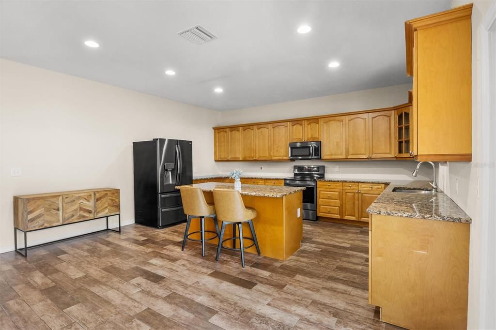 For Sale: $584,500 (3 beds, 4 baths, 1958 Square Feet)