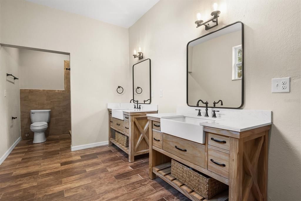 For Sale: $584,500 (3 beds, 4 baths, 1958 Square Feet)