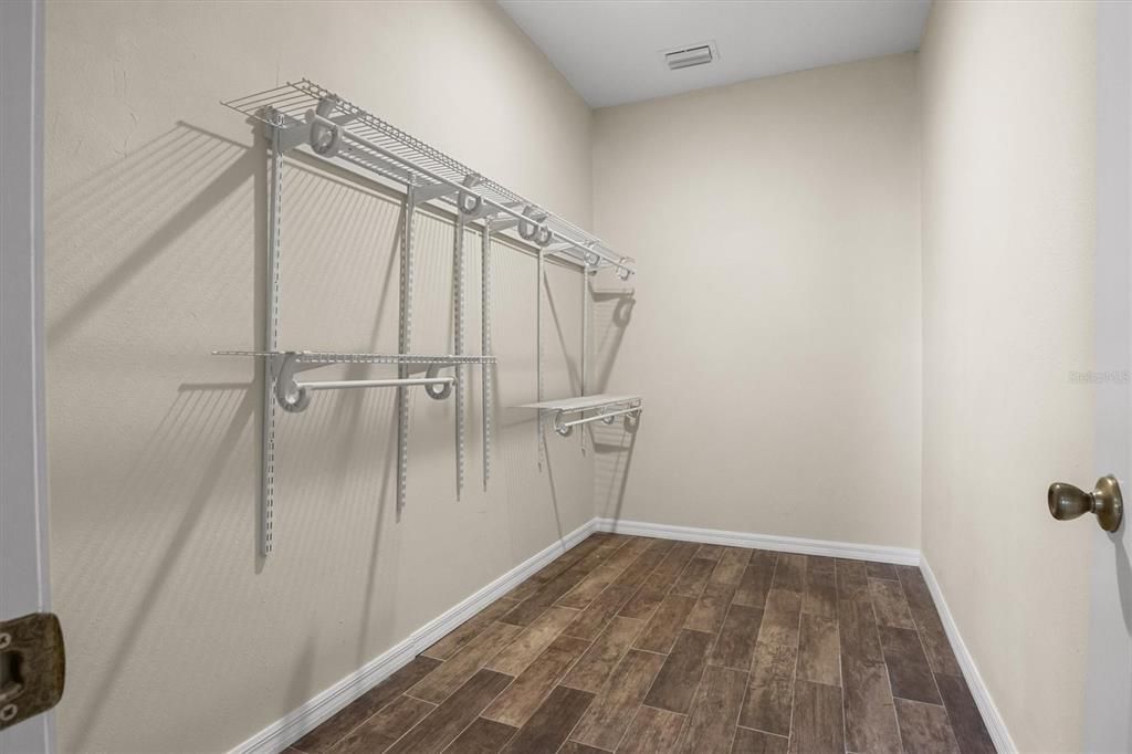 For Sale: $584,500 (3 beds, 4 baths, 1958 Square Feet)