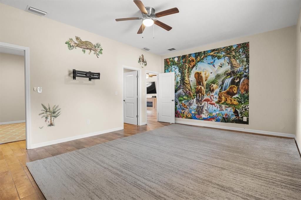 For Sale: $584,500 (3 beds, 4 baths, 1958 Square Feet)