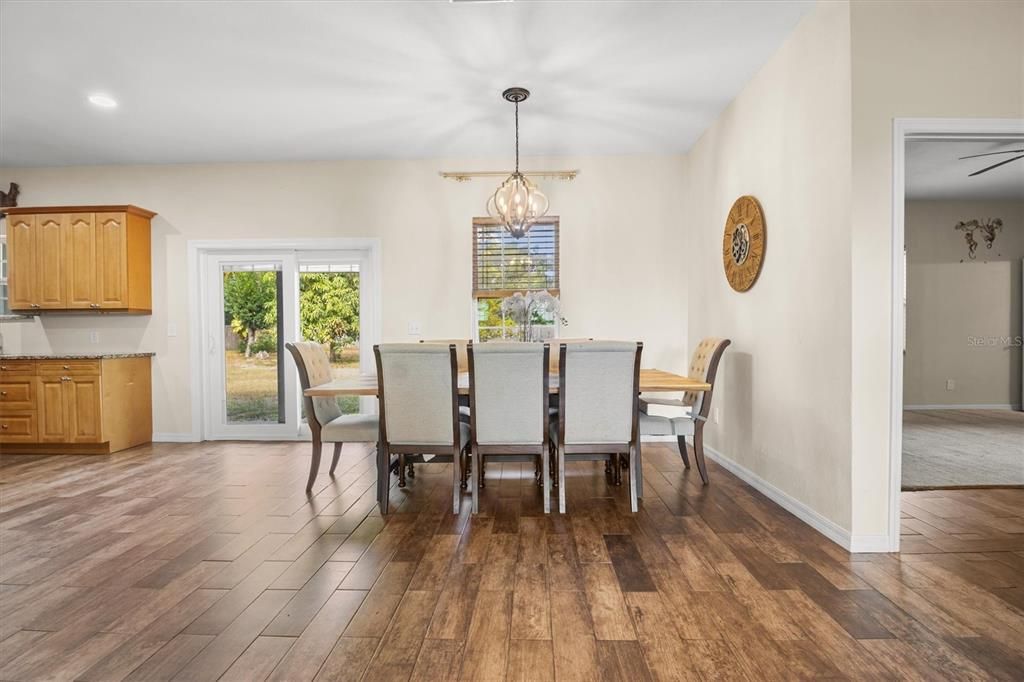 For Sale: $584,500 (3 beds, 4 baths, 1958 Square Feet)