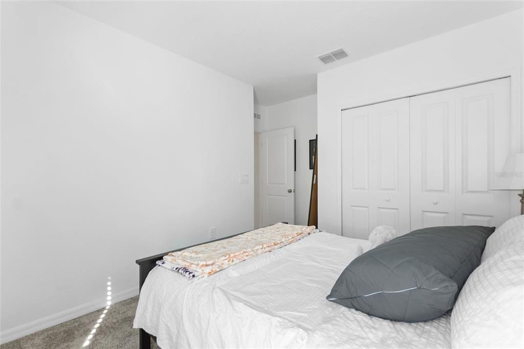 待售: $319,000 (4 贝兹, 2 浴室, 1935 平方英尺)