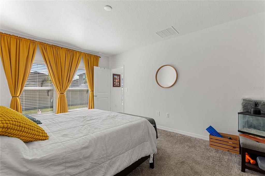 待售: $319,000 (4 贝兹, 2 浴室, 1935 平方英尺)