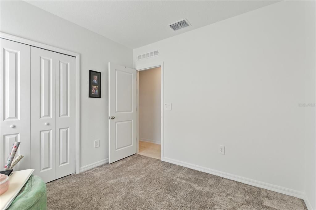 待售: $319,000 (4 贝兹, 2 浴室, 1935 平方英尺)