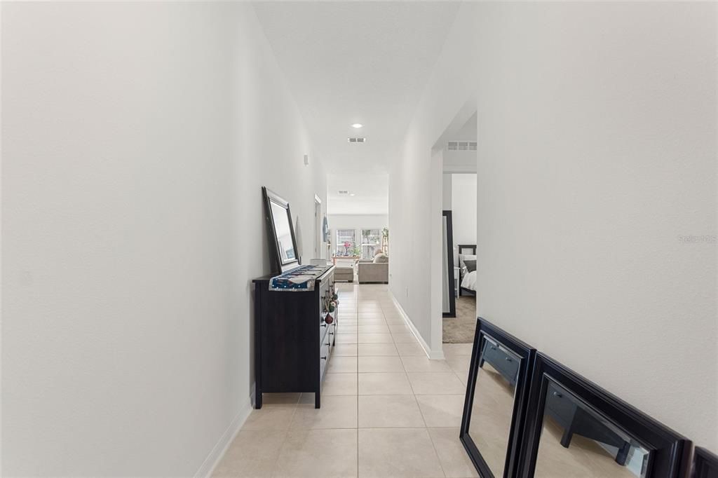 待售: $319,000 (4 贝兹, 2 浴室, 1935 平方英尺)