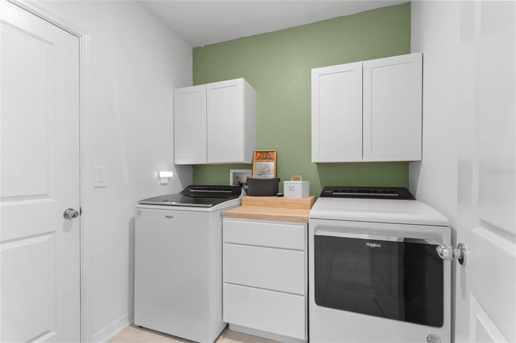 待售: $319,000 (4 贝兹, 2 浴室, 1935 平方英尺)