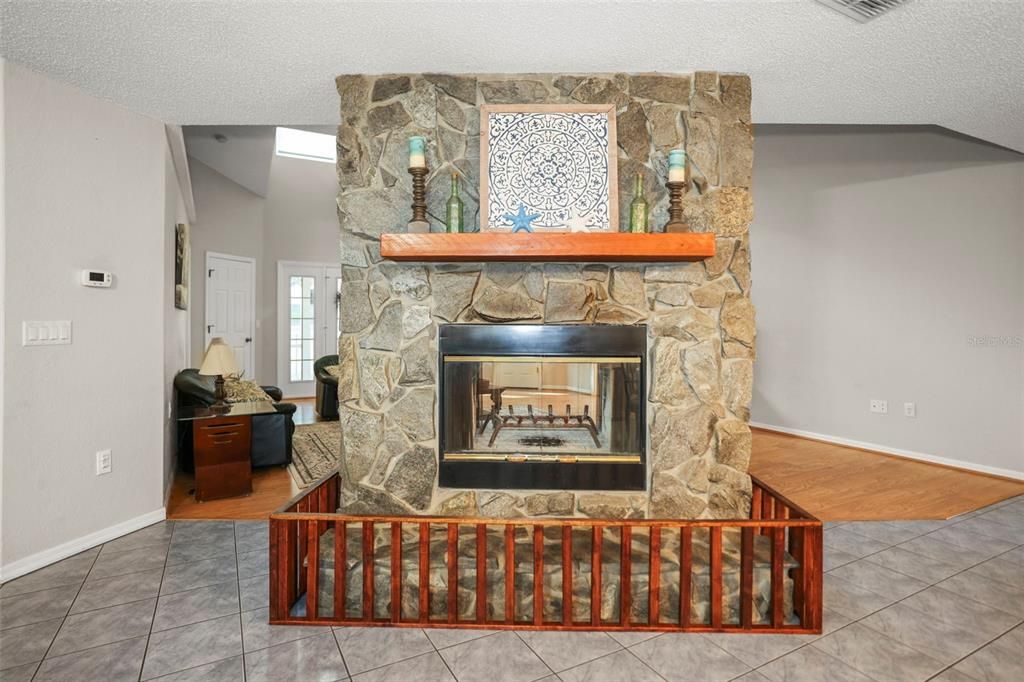 待售: $459,000 (4 贝兹, 2 浴室, 1917 平方英尺)