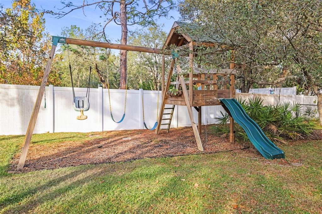 待售: $459,000 (4 贝兹, 2 浴室, 1917 平方英尺)