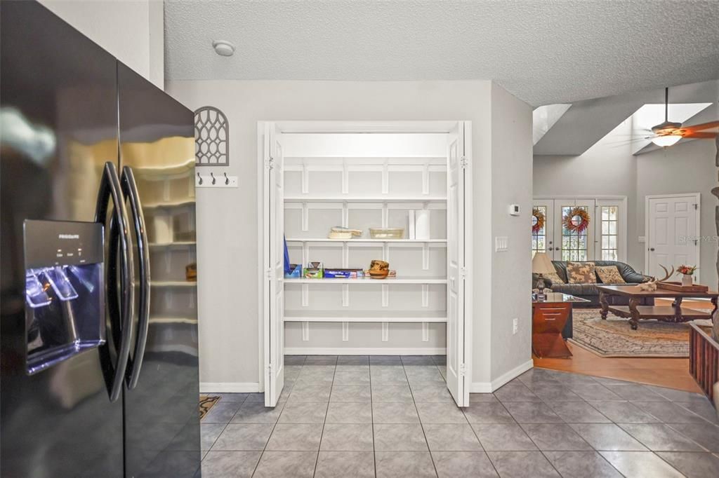 待售: $459,000 (4 贝兹, 2 浴室, 1917 平方英尺)