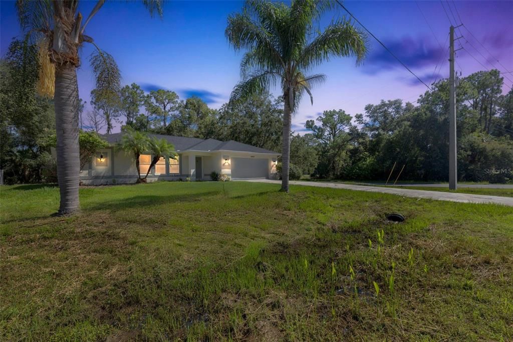 For Rent: $2,000 (3 beds, 2 baths, 1728 Square Feet)