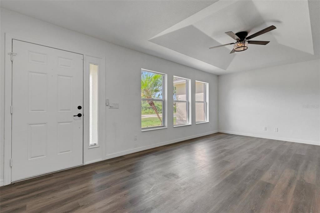 For Rent: $2,000 (3 beds, 2 baths, 1728 Square Feet)