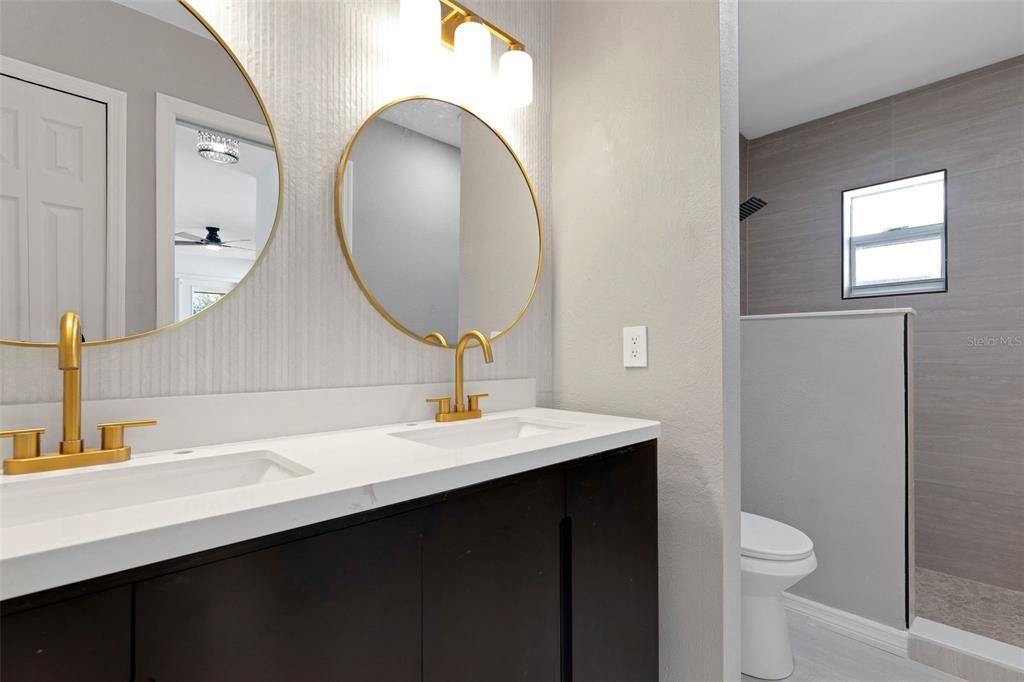 For Rent: $2,000 (3 beds, 2 baths, 1728 Square Feet)