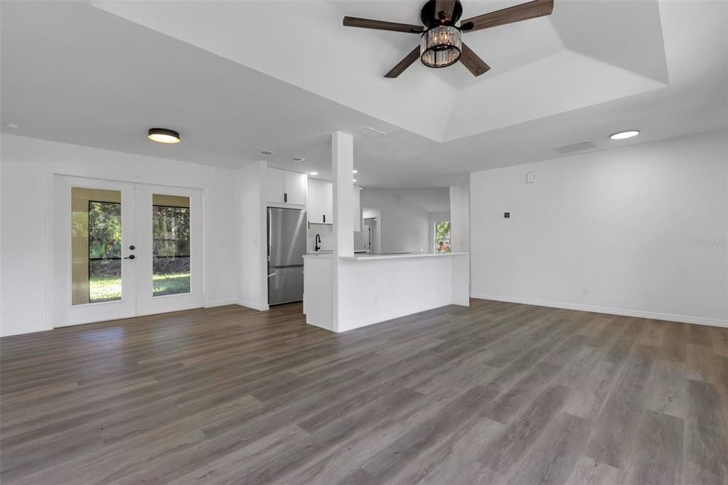 For Rent: $2,000 (3 beds, 2 baths, 1728 Square Feet)