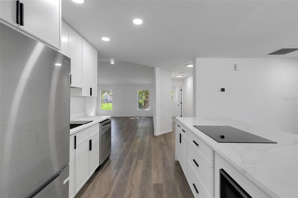 For Rent: $2,000 (3 beds, 2 baths, 1728 Square Feet)