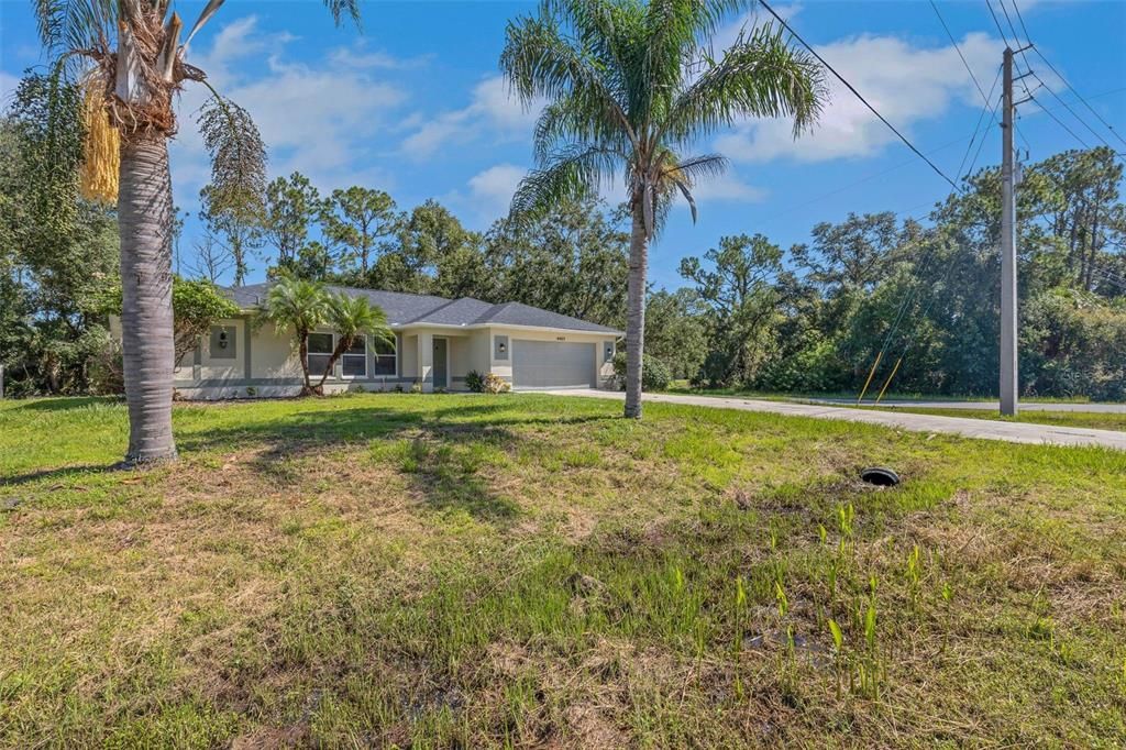 For Rent: $2,000 (3 beds, 2 baths, 1728 Square Feet)