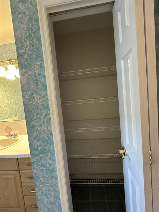 For Sale: $1,624,000 (4 beds, 2 baths, 2660 Square Feet)