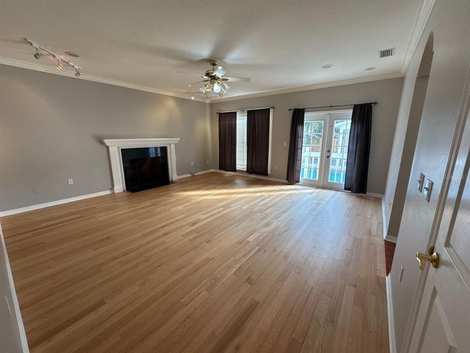 For Sale: $1,624,000 (4 beds, 2 baths, 2660 Square Feet)