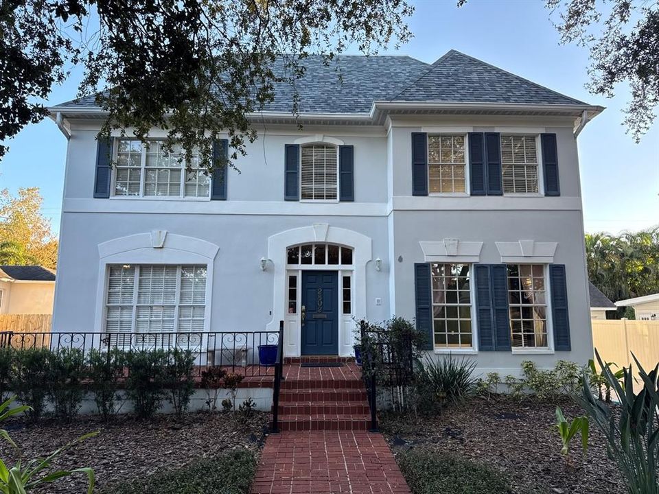 For Sale: $1,624,000 (4 beds, 2 baths, 2660 Square Feet)