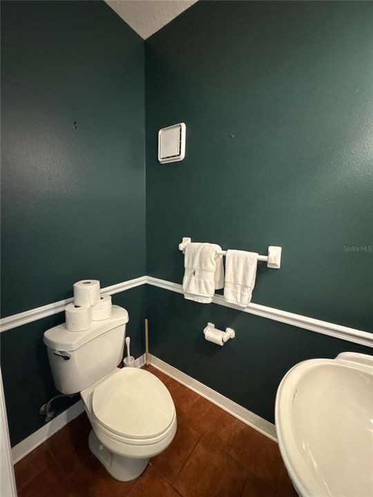 For Sale: $1,624,000 (4 beds, 2 baths, 2660 Square Feet)