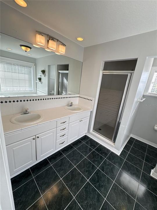 For Sale: $1,624,000 (4 beds, 2 baths, 2660 Square Feet)