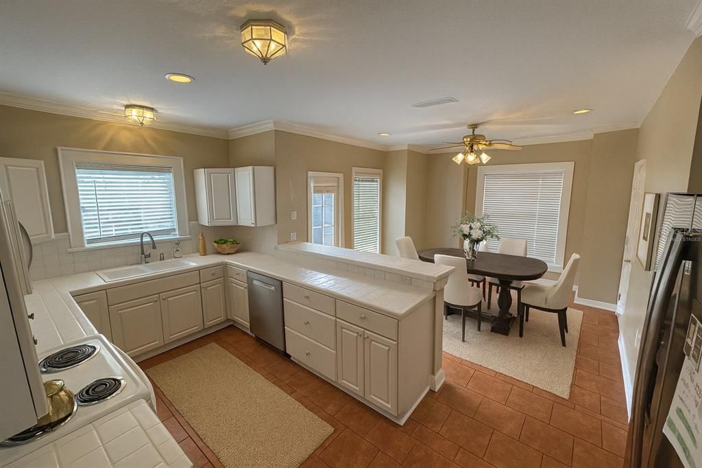 For Sale: $1,624,000 (4 beds, 2 baths, 2660 Square Feet)