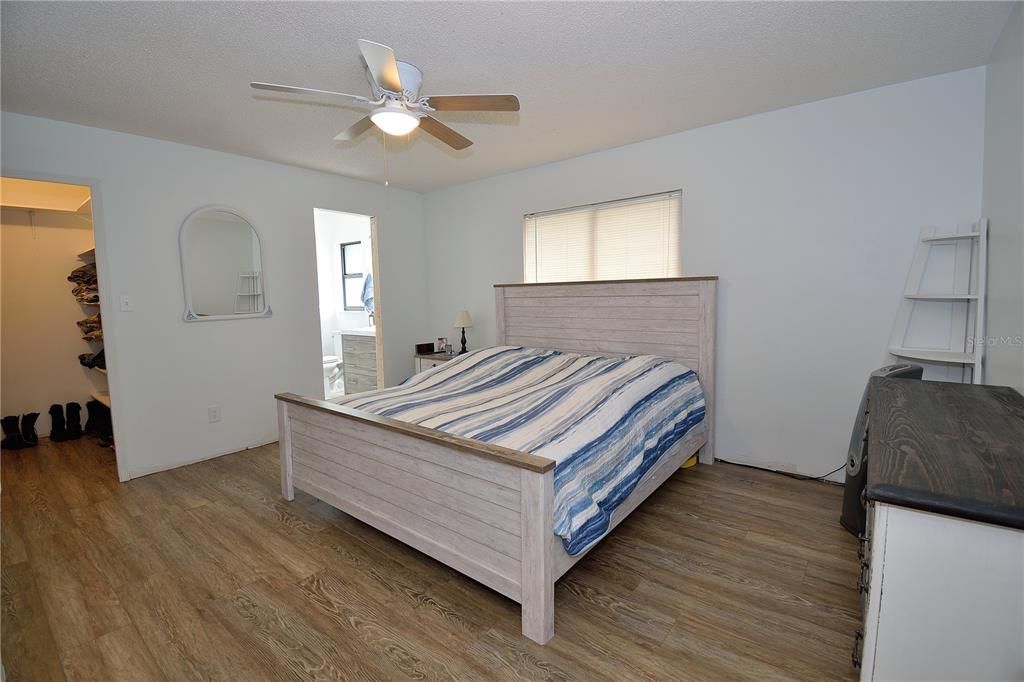 待售: $321,000 (3 贝兹, 2 浴室, 1335 平方英尺)