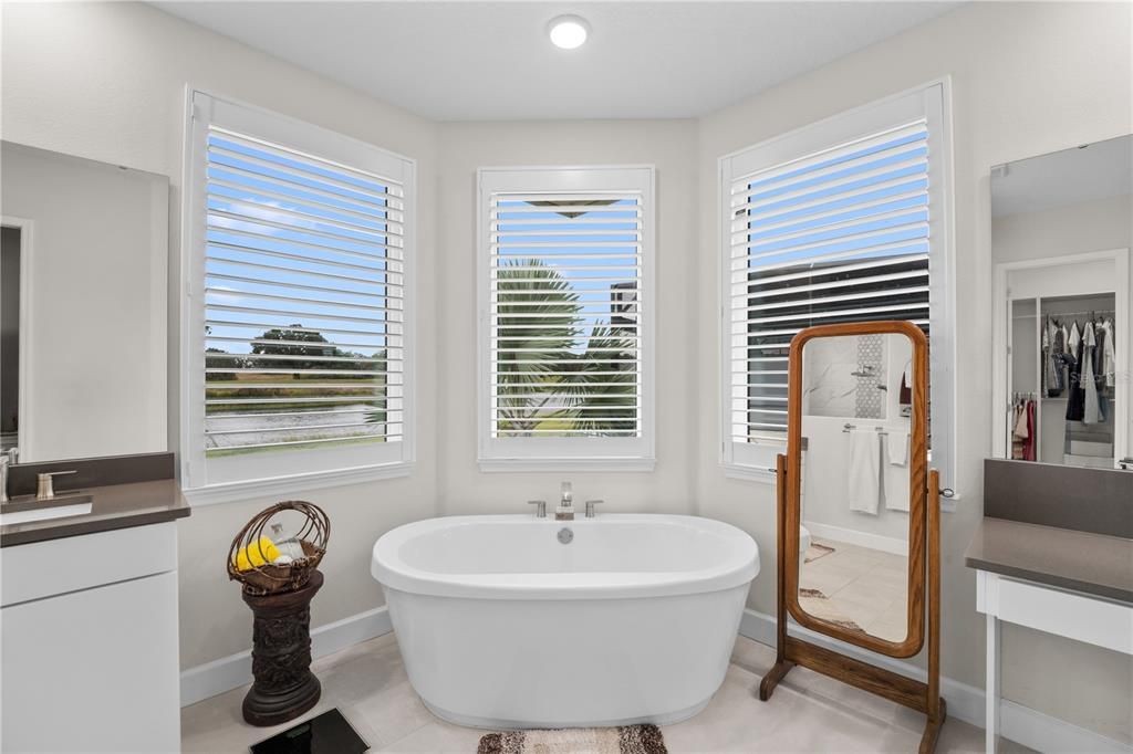 For Sale: $865,000 (4 beds, 3 baths, 2714 Square Feet)