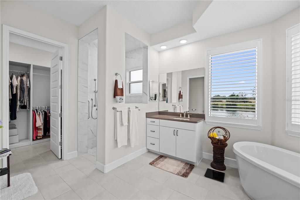 For Sale: $865,000 (4 beds, 3 baths, 2714 Square Feet)