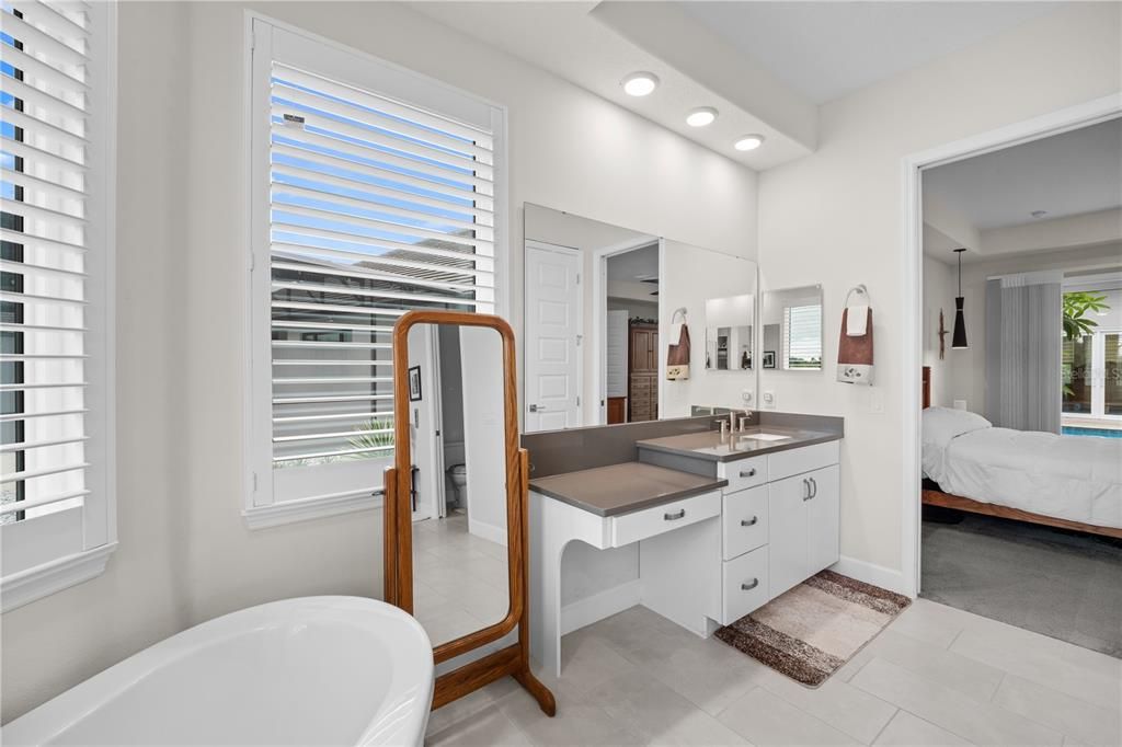 For Sale: $865,000 (4 beds, 3 baths, 2714 Square Feet)