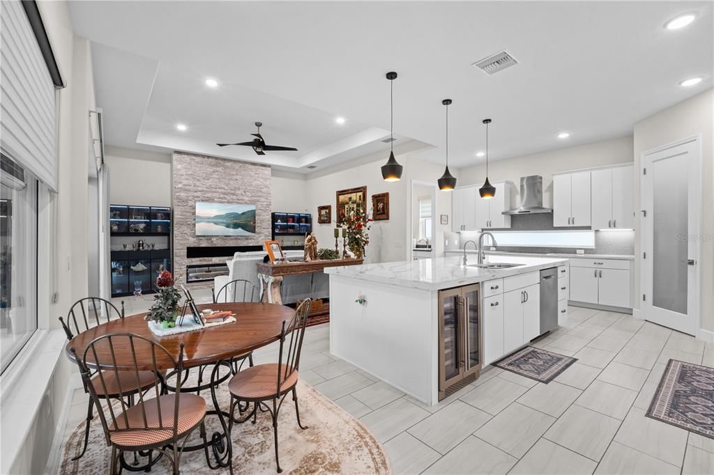 For Sale: $865,000 (4 beds, 3 baths, 2714 Square Feet)