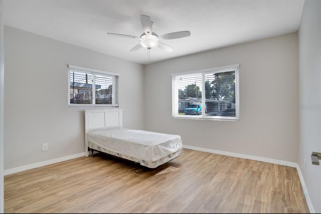 For Rent: $1,900 (2 beds, 1 baths, 724 Square Feet)