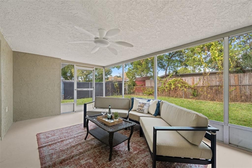 待售: $259,000 (2 贝兹, 2 浴室, 1064 平方英尺)