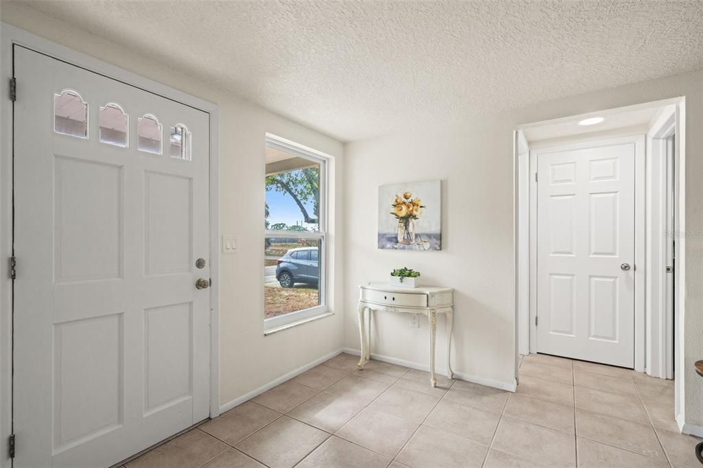 待售: $259,000 (2 贝兹, 2 浴室, 1064 平方英尺)