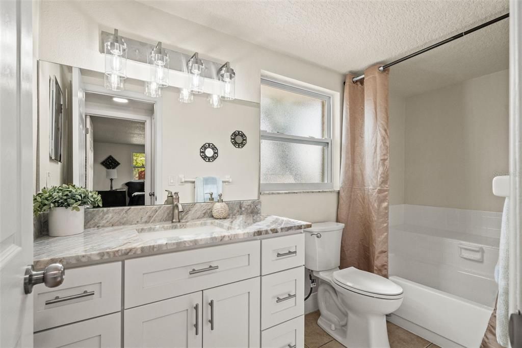 待售: $259,000 (2 贝兹, 2 浴室, 1064 平方英尺)