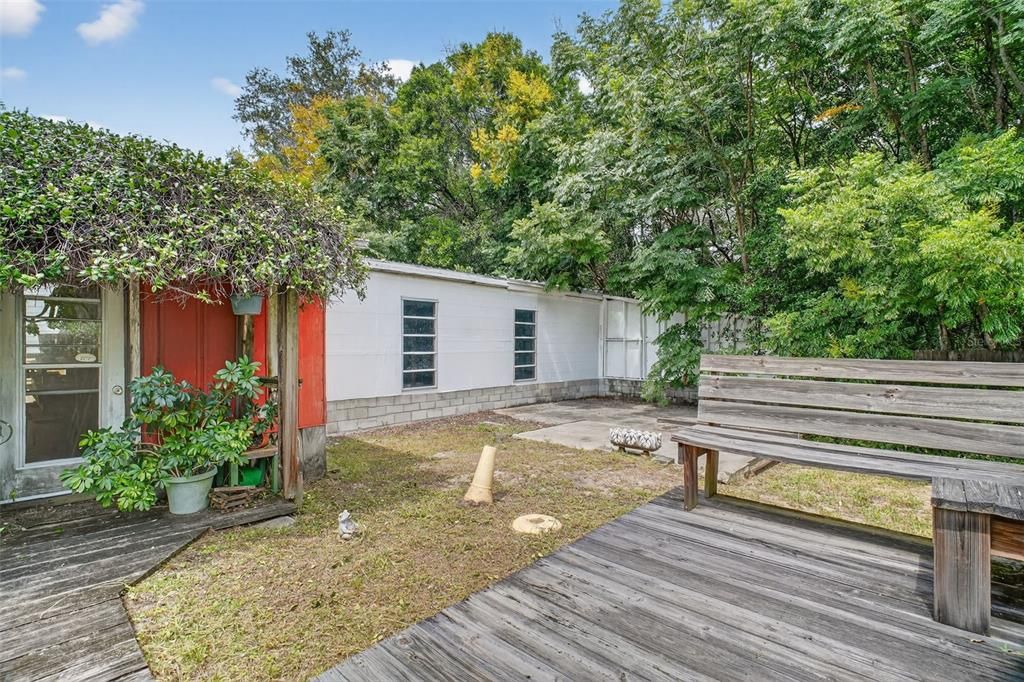 For Sale: $230,000 (2 beds, 3 baths, 1229 Square Feet)