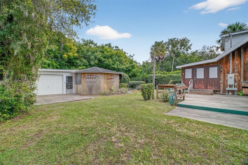 For Sale: $230,000 (2 beds, 3 baths, 1229 Square Feet)