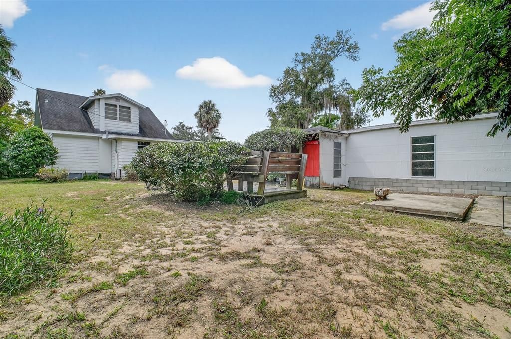 For Sale: $230,000 (2 beds, 3 baths, 1229 Square Feet)