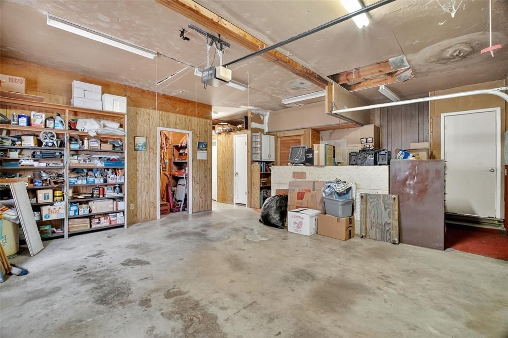 For Sale: $230,000 (2 beds, 3 baths, 1229 Square Feet)