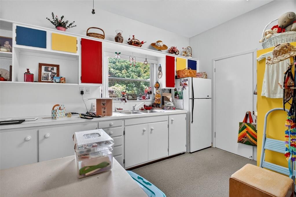 For Sale: $230,000 (2 beds, 3 baths, 1229 Square Feet)