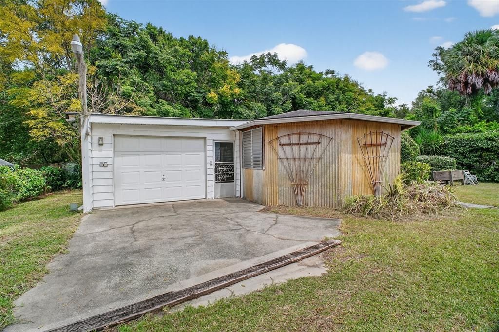 For Sale: $230,000 (2 beds, 3 baths, 1229 Square Feet)