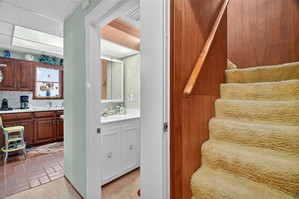 For Sale: $230,000 (2 beds, 3 baths, 1229 Square Feet)