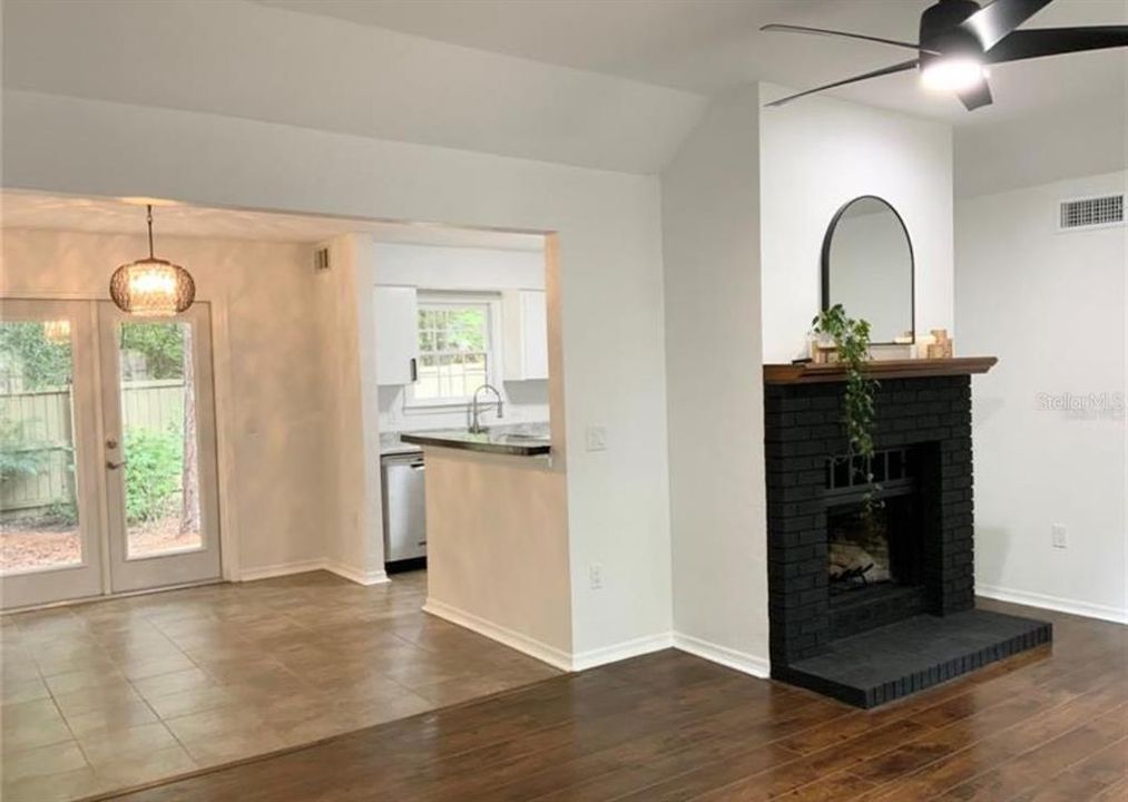 В аренду: $1,650 (2 спален, 1 ванн, 960 Квадратных фут)